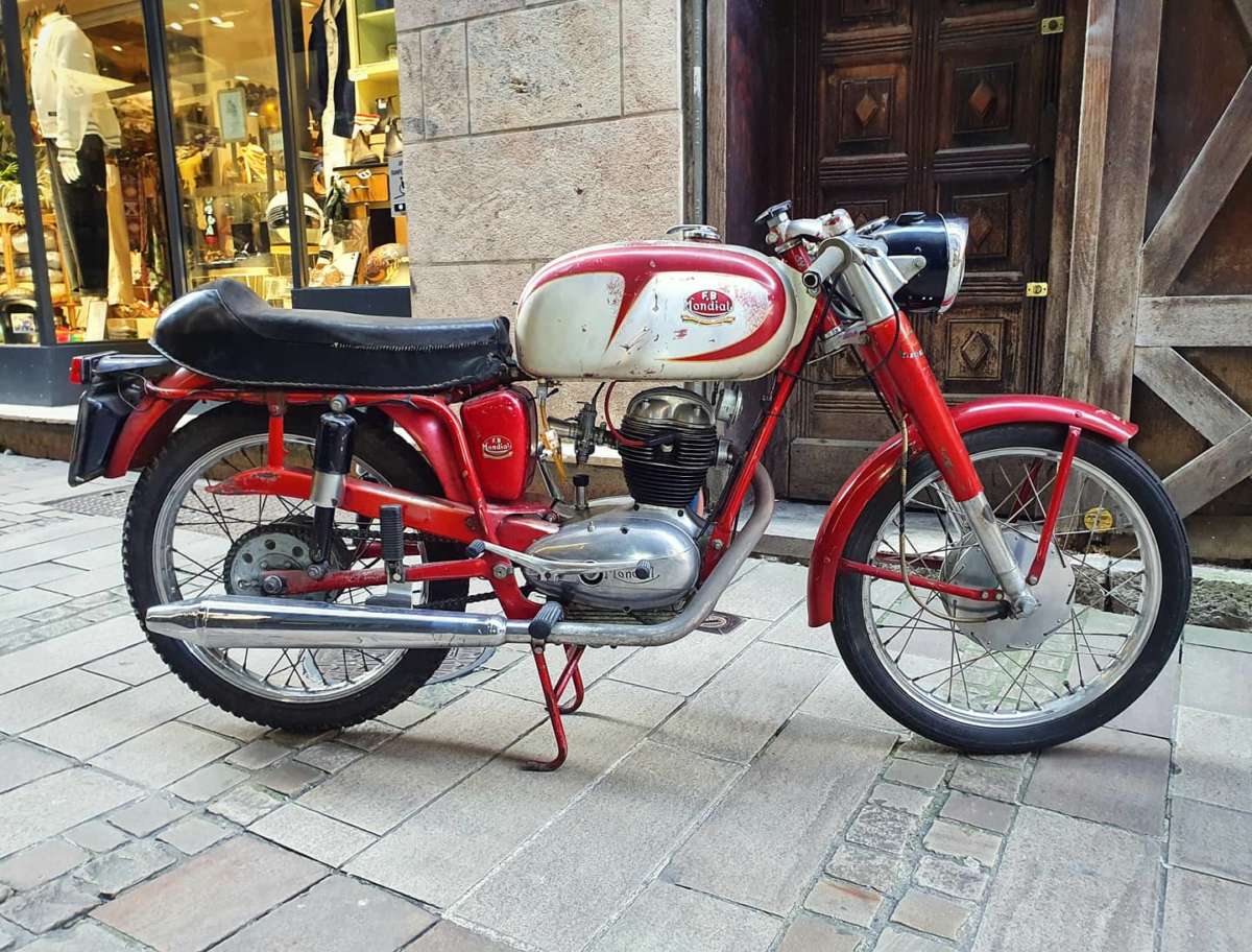 FB Mondial 125 Champion Lusso Serie d'Oro de 1959 latéral droit