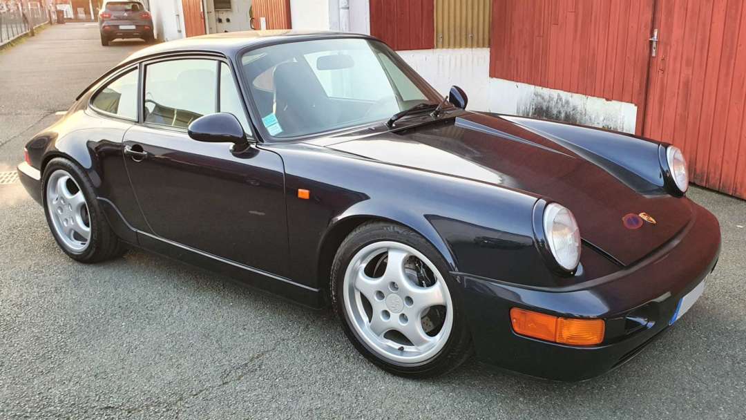 Porsche 911 Carrera RS 964 de 1992 3/4 avant droite