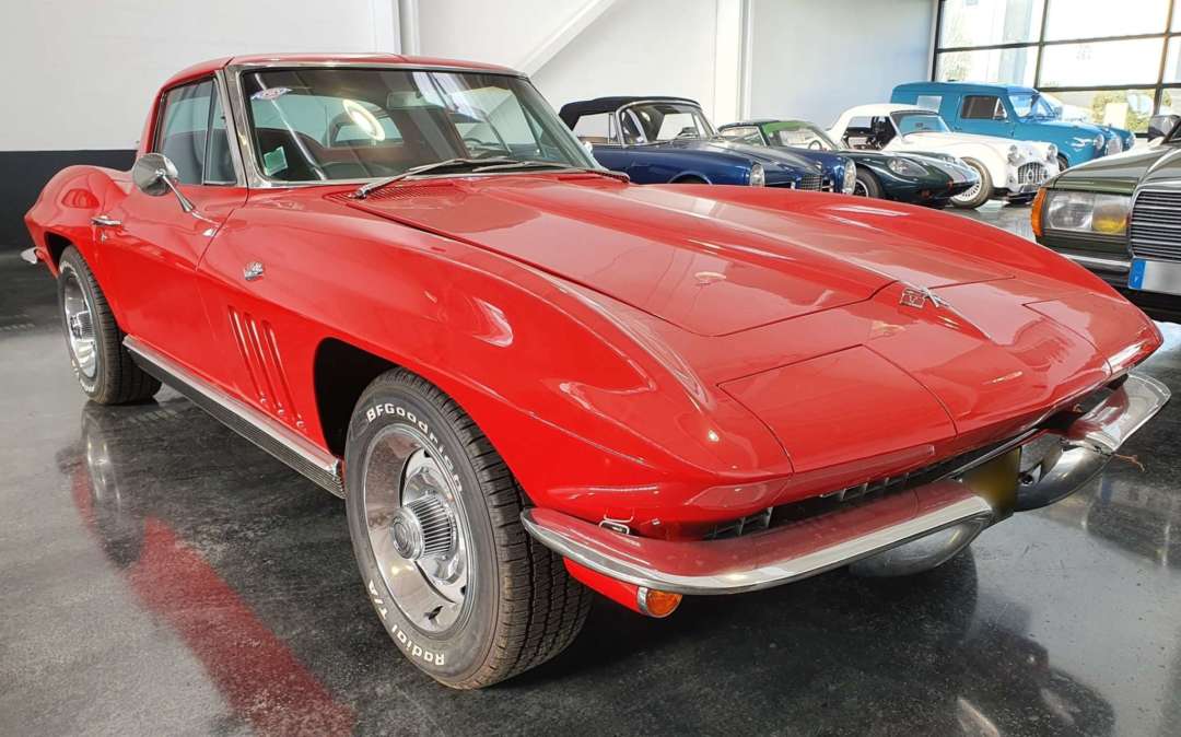 Chevrolet Corvette C2 Sting Ray 3/4 avant droit